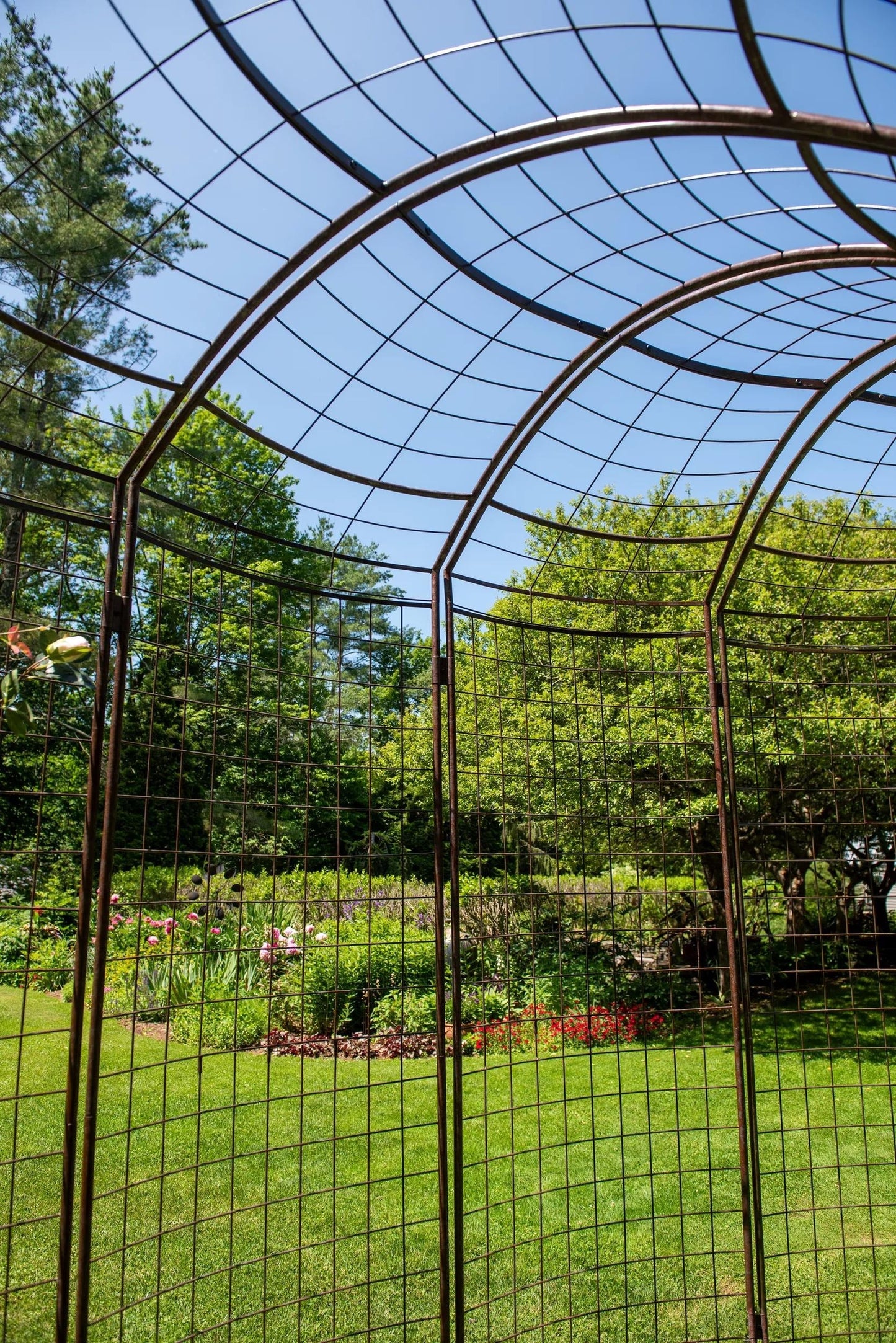 JardinTM Meandering Arch
