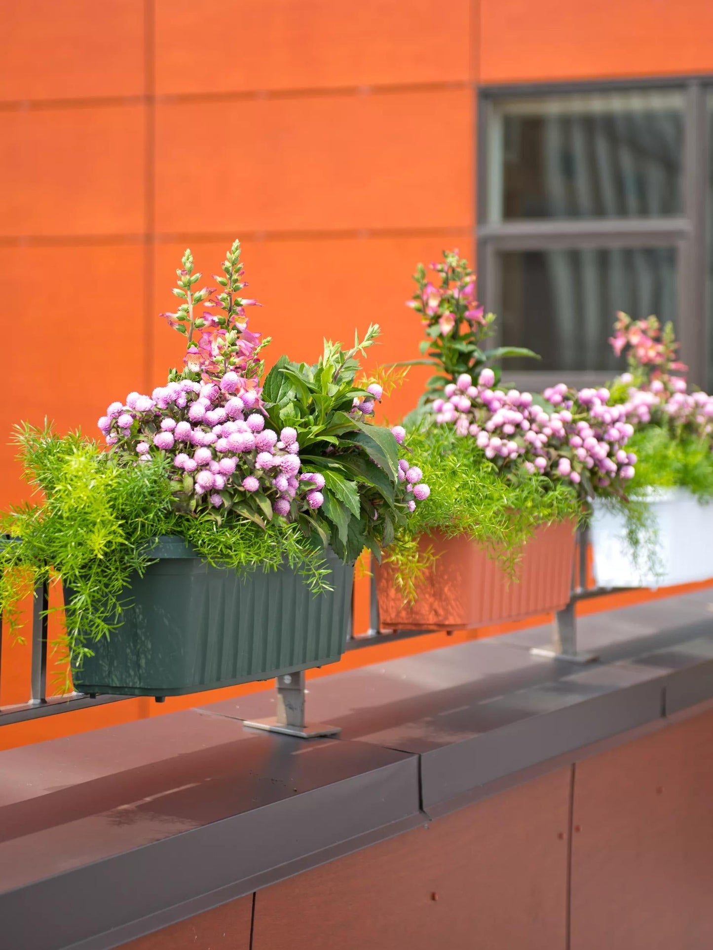 Adjustable Self-Watering Railing Planter, 24"